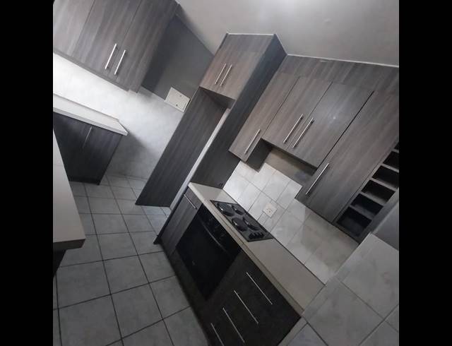 4 BEDROOM APARTMENT FOR SALE IN SUNNYSIDE